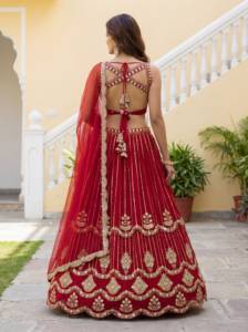 Rotes CxC Faux-Georgette Lehenga Choli Set mit Dupatta, Goldbestickt, Schnelltrocknend, Bodenlange Hochzeitskleider für Damen, Normale Passform - Product Image 5