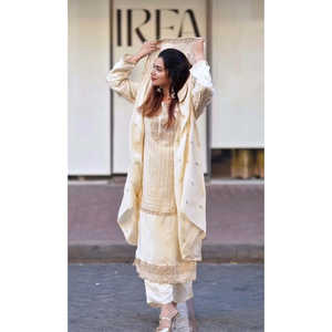 ชุดสูทปาร์ตี้สำหรับผู้หญิงดีไซน์เนอร์พร้อม dupatta สวยด้านบนและล่าง - Product Image 6