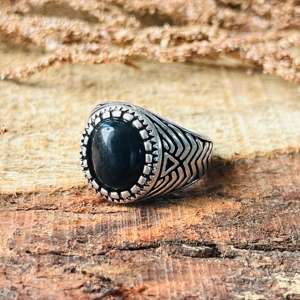 Anillo de Ónix Negro para Hombre, Estilo Vintage Gótico, Anillo de Latón con Acabado Plateado Oxidado, Diseño Tribal Audaz, Venta al Por Mayor - Product Image 5