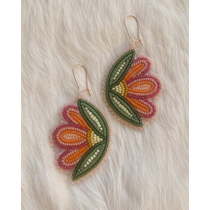 Pendientes de Cuentas con Diseño de Hoja, Estilo Bohemio Artesanal, Bordado Clásico con Cuentas de Semillas, Florales, Ligeros, de Algodón, Hechos a Mano en India - Product Image 1
