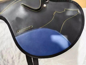 Selle de course en cuir noir et bleu professionnelle, selle d'équitation anglaise, toutes tailles disponibles - Product Image 3