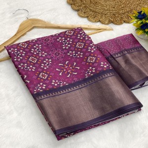 Sari de Seda Dola Premium VASTRA COTTAGE con Estampado Digital Tradicional Patola y Borde Tejido con Zari, Elegante Prenda Étnica - Product Image 4