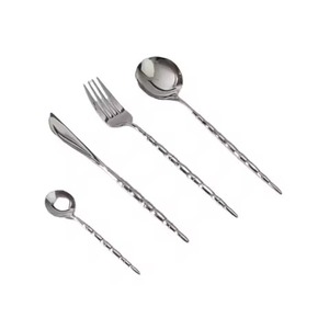 Ensemble de couverts de qualité alimentaire, finition satinée dorée, manche fin noir brillant, acier inoxydable, 5 pièces, ensemble de couverts haut de gamme pour café, dessert, table - Product Image 3
