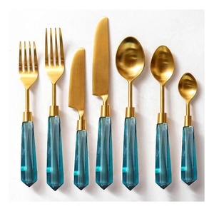 Juego de Cubiertos de Acero Inoxidable Tradicional de Alta Calidad en Oro y Blanco con Mango Elegante y Pulido Espejo para Uso en la Cocina del Hogar - Product Image 6