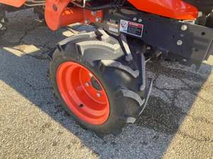 Mini tractor Kubota BX2380 4x4 de 20HP con 3 años de garantía, tractor rojo para jardín Kubota, incluye motor de transmisión por engranajes y caja de cambios. - Product Image 3