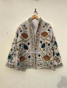 Chaqueta Bordada a Mano para Mujer, Estilo Suzani, Acolchado Kantha, Frente Abierto, Prenda Exterior Étnica Tradicional, Venta al Por Mayor de Fábrica - Product Image 4