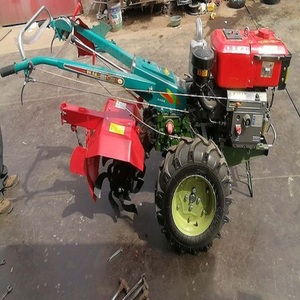 Tracteur agricole diesel 2 roues motrices d'occasion avec remorque et transmission par engrenages - Product Image 3