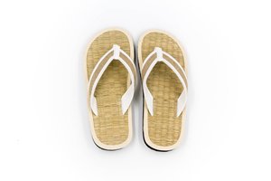 Pantoufles en jacinthe d'eau fabriquées à la main au Vietnam, pantoufles naturelles pour hôtel, plage, fabricant en gros, export - Product Image 3