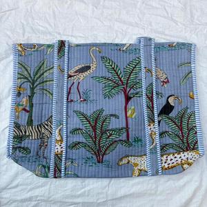 Quilted Cotton Geometric Pattern Tote Bag with Zipper Closure Shopping & Travel Bag - Product Image 2