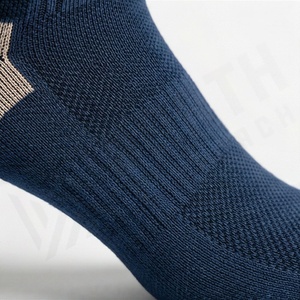 Crew Socks Geometric Pattern Navy Blue Breathable Polyester Spandex Basketball Athletic Socks for Adults Spring Season - Product Image 6