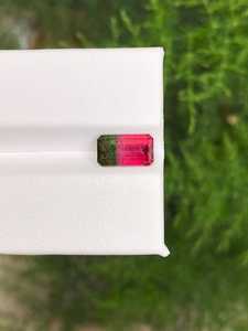 Pierre précieuse naturelle de tourmaline rouge certifiée IGI, taille octogonale, effet optique léger, pierre brute, Rajasthan Zubeda Gems pour bijoux - Product Image 1