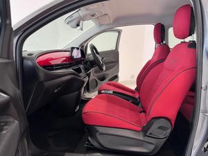 มินท์ ปี 2022 2022 500E 24กิโลวัตต์ชั่วโมง สีแดง เกียร์อัตโนมัติ 3 ประตู - Product Image 5