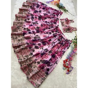 Belle Lehenga Choli pour les robes de cocktail avec un travail élégant de Zari - Product Image 1