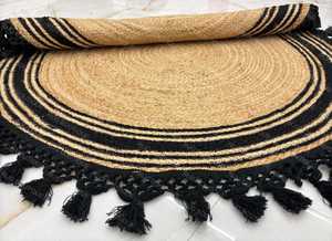 Tapis d'appoint en jute tissé à la main, style bohème chic, noir, avec pompons, pour décoration intérieure de style farmhouse - Product Image 5