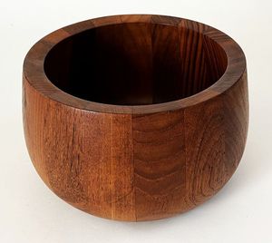 Bol en bois de style vague, nouveau, pour la décoration de table à la maison ou à l'hôtel et pour servir des salades et des fruits. - Product Image 3