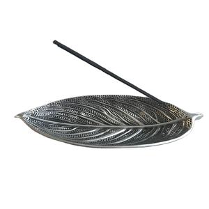 Quemador de Incienso de Lujo para Decoración del Hogar, Diseño de Hojas de Aluminio con Acabado Antiguo, Porta Incienso de Metal - Product Image 1