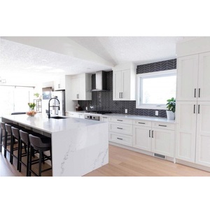 Meubles de cuisine minimalistes blancs sur mesure OEM CANA en gros avec unités de base et hotte cannelée pour appartements - Product Image 3