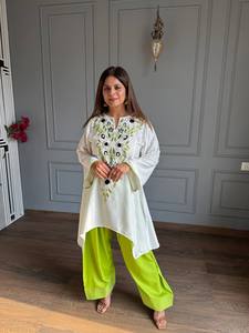 Ensemble Salwar Farshi Brodé en Crêpe Naturel Entièrement Cousu, Haut Infroissable et Extensible pour Toutes les Occasions Festives - Vente en Gros - Product Image 1
