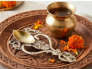 Vintage <b>Gold</b> Plated Metal Tea <b>Spoon</b> With Long Handle And Ornate Design For Decorative Use And Kitchenware Use - Product Image 4