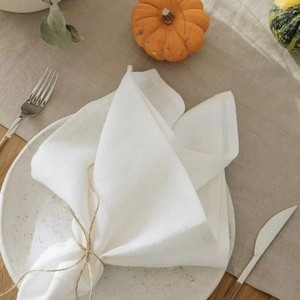 Serviettes carrées en coton imprimées à la main au tampon, 16x16 pouces, logo personnalisé pour les faveurs de mariage, la décoration de table à la maison ou à l'hôtel - Écologiques - Product Image 6