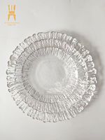 Assiette de présentation en or antique en forme de fleur, décor de table de mariage de style moderne fourni par le vendeur pour la décoration d'événement