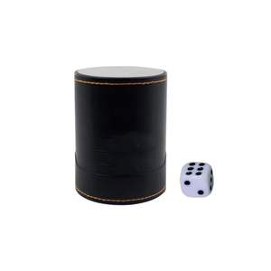 Copa de Dados Redonda de Cuero PU Hecha a Mano de Lujo con Diseño Tallado para Uso Diario en Juegos, Elegante y Funcional, Esencial para Fiestas - Product Image 6