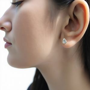 Pendientes de Diamantes de Corazón de 0.5CT de Moda al por Mayor, con Diamantes Cultivados en Laboratorio y Engaste de Bisel en Oro Puro de 14K, Regalo Elegante para Adolescentes - Product Image 5