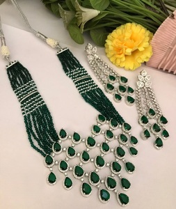 Conjunto de Collar y Pendientes de Latón Plateado con Circonitas Cúbicas de Alta Calidad, Regalo de Compromiso, para Bodas y Fiestas, para Mujer - Product Image 3