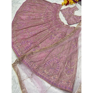 Ropa tradicional china Hermoso trabajo de bordado de varios hilos Lehenga Choli para fiestas y ocasiones especiales - Product Image 3