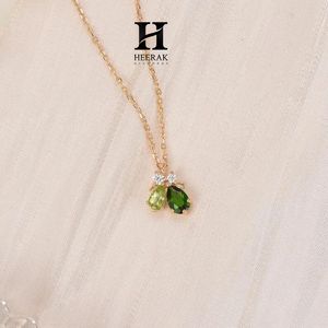 Collier pendentif en or 18 carats avec pierre précieuse verte taille poire, pendentif émeraude et péridot à deux pierres, en argent sterling 925, Toi et Moi Diamant - Product Image 1
