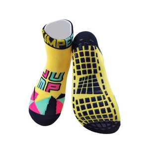 ถุงเท้าแทรมโพลีนคุณภาพสูงแบบกำหนดเอง ถุงเท้ากันลื่น ถุงเท้าข้อสั้นสำหรับผู้ชาย สำหรับสวนสนุกกระโดด  ไซส์เด็กและผู้ใหญ่ โลโก้ด้านล่าง ตัวอย่างฟรี - Product Image 1