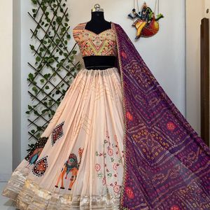 Lehenga Choli de Algodón Muslin Premium para Navratri con Blusa de Seda Gota Zari de Diseño y Dupatta, Precio al por Mayor por Royal Exports - Product Image 5