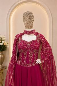 Ensemble indien pakistanais en soie rose, robe brodée de fils et de paillettes, bas de robe et dupatta à volants pour mariage et fête - Product Image 2