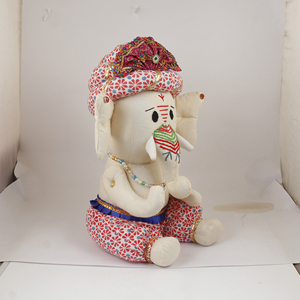 Peluche Ganesha Crème Faite à la Main en Tissu, Jouet Dieu Éléphant pour Enfants, Cadeau et Décoration d'Intérieur - Product Image 2