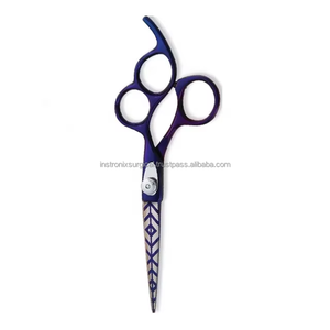 Tijeras Profesionales de Acero Inoxidable con Recubrimiento de Titanio Morado para Cortar el Cabello, Tijeras de Barbero de Tres Anillos, Venta al por Mayor OEM ODM - Product Image 5