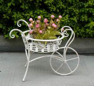 Support de pot de fleurs polyvalent en fer, compatible avec différentes tailles de pots, pour une mise en scène élégante des plantes d'intérieur et d'extérieur - Product Image 1