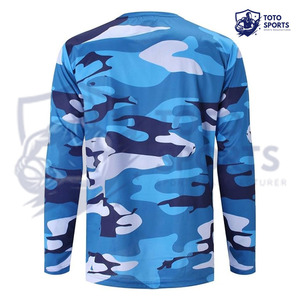 Chemise pour homme légère, respirante, coupe ajustée, de haute qualité, avec impression par sublimation intégrale, pour usage décontracté, avec logo personnalisé imprimé. - Product Image 2
