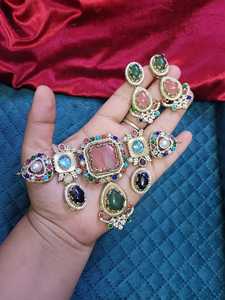Gargantilla Polki Multicolor, Joyería India de Diseño para Bodas, Collar y Pendientes Tradicionales Kundan, Chapado en Oro, Estilo Bollywood Étnico - Product Image 3
