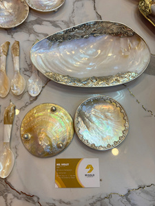 Assiette ronde en nacre de collection avec bordure en cuivre doré motif <span class=keywords><strong>esturgeon</strong></span> <span class=keywords><strong>Beluga</strong></span> – Polyvalente pour <span class=keywords><strong>caviar</strong></span>, savon, bonbons - Product Image 2