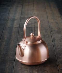 Tetera de cobre de lujo para cocina con base de metal de grosor equilibrado y conductividad térmica eficiente - Product Image 6