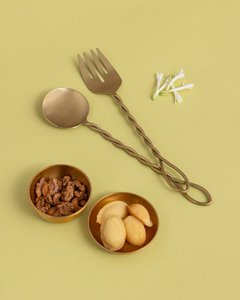 Juego de utensilios de acero inoxidable con mango dorado retorcido para servir ensaladas, utensilios metálicos para servir en el hogar, hotel o mesa. - Product Image 3