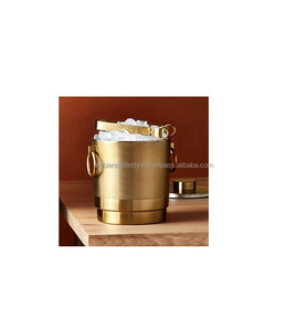 Cubo de hielo metálico duradero con aislamiento de doble pared que mantiene el hielo sólido por más tiempo, perfecto para bares, restaurantes y el hogar. - Product Image 5