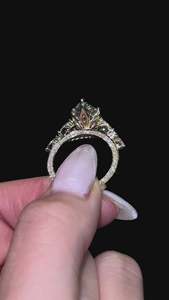 Bague de fiançailles en moissanite de forme marquise avec accents floraux latéraux en or jaune 14 carats, design de joaillerie fine pour cadeau d'anniversaire - Product Image 5