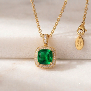 สร้อยคอพร้อมจี้รูปทรง Cushion สีเขียวไฮโดร CZ ขนาด 10 มม. เงินแท้ 925 ชุบทอง 18K สำหรับผู้หญิง - Product Image 1