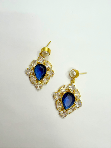Ensemble collier ras-de-cou en cristaux bleu saphir et perles avec boucles d'oreilles pendantes et Maangtika, collier ras-de-cou classique en perles plaqué or 18 carats, bijoux faits à la main - Product Image 2