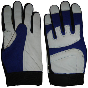 ถุงมือตีเบสบอลรุ่น Elite Performance ผลิตจากวัสดุที่อ่อนนุ่มบริเวณฝ่ามือ ตาข่ายระบายอากาศได้ดี และสายรัดข้อมือที่กระชับ - Product Image 3