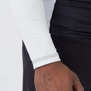 TRIMMY SPORTS T-shirt de compression à manches courtes pour homme, noir et blanc, séchage rapide, 100 % polyester 180g, logo frontal haute visibilité - Product Image 6