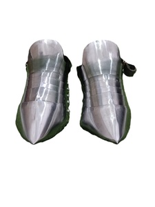 Sabatones Medievales Hechos a Mano de Acero Suave, Zapatos de Armadura de Caballero, Protecciones de Pies Plateadas y Pulidas, para Cosplay, Protección de Piernas, Día de la Tierra - Product Image 1