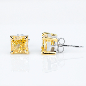 Boucles d'oreilles clous en zircon taille princesse, plaqué rhodium argenté, sertissage griffe, poids personnalisable, bijoux fins pour femme, classiques et quotidiens - Product Image 2