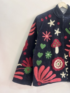 Veste en velours brodée à la main Suzani, manteau pour femme, veste Suzani, cadeau pour elle - Product Image 3